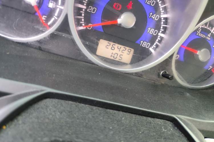 Used King Long Golden Way 2022 2.2L Jetvan Mid-Roof V22H Odometer Close Up