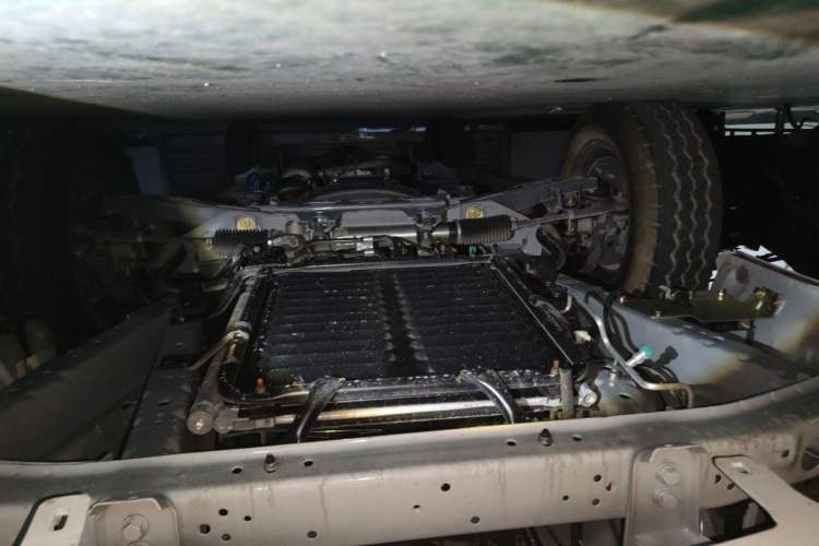 Used King Long Golden Way 2024 2.2L Jietong 4-7 Seater Chassis Front
