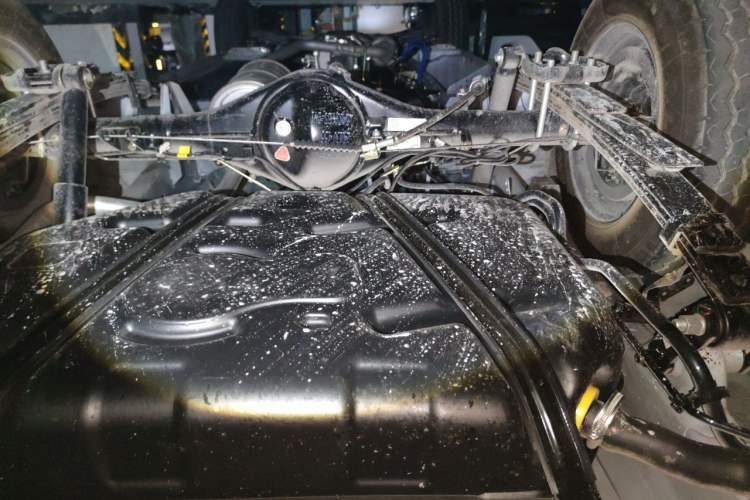 Used King Long Golden Way 2024 2.2L Jietong 4-7 Seater Chassis Rear