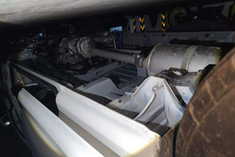 Used King Long Golden Way 2024 2.2L Jietong 4-7 Seater Chassis Rear Right