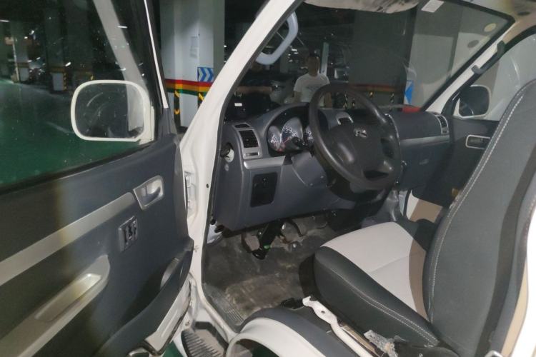 Used King Long Golden Way 2024 2.2L Jietong 4-7 Seater Driver Seat