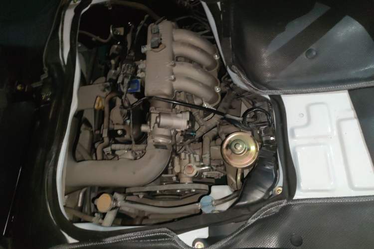 Used King Long Golden Way 2024 2.2L Jietong 4-7 Seater Engine Bay