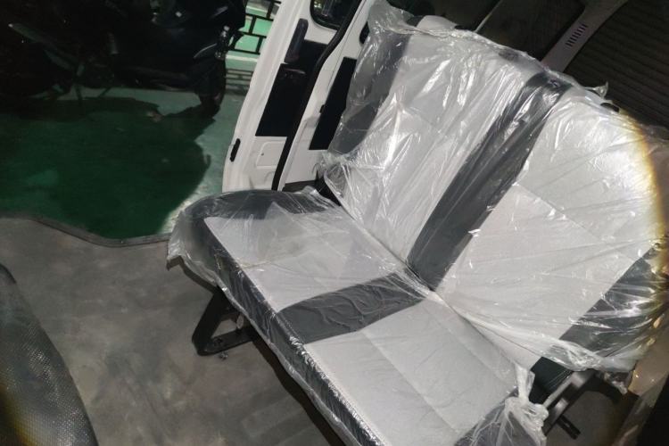 Used King Long Golden Way 2024 2.2L Jietong 4-7 Seater Left Rear Seat