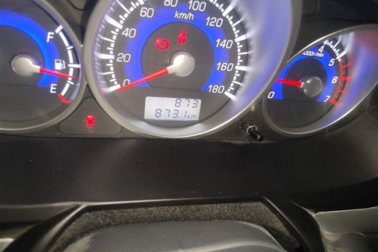 Used King Long Golden Way 2024 2.2L Jietong 4-7 Seater Odometer Close Up
