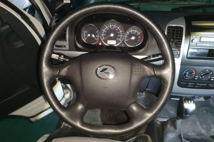 Used King Long Golden Way 2024 2.2L Jietong 4-7 Seater Steering Wheel