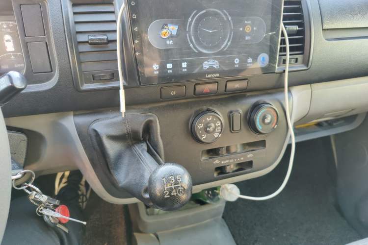Used King Long Kairui Haoke 2021 2.0L Changyun Standard 6-Seater Flat Roof 1TZS Audio And AC Panel