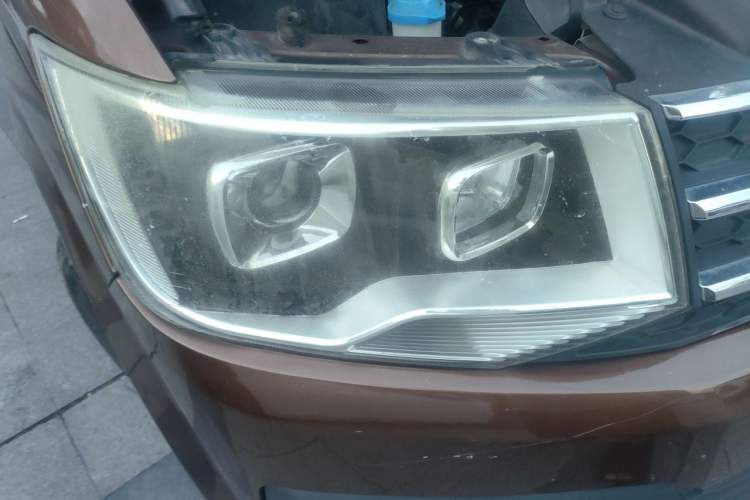Used King Long Kairui Haoke 2018 2.2L M1 Standard Version V22 Right Front Headlight