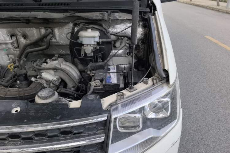 Used King Long Kairui Haoke 2018 2.2L M1 Standard Version V22 Engine Bay Left