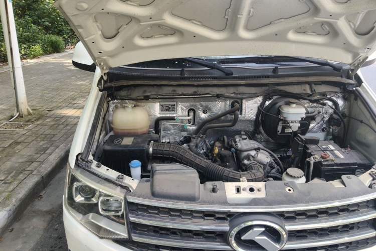 Used King Long Kairui Haoke 2018 2.2L M1 Standard Version V22 Engine Bay Right