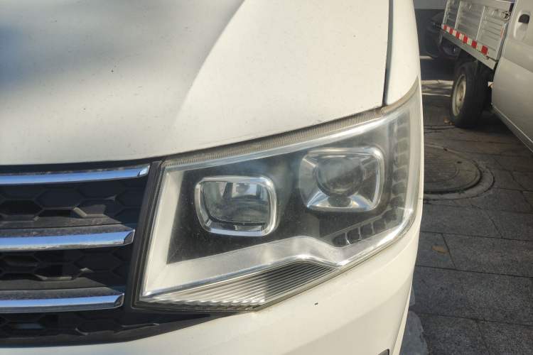 Used King Long Kairui Haoke 2018 2.2L M1 Standard Version V22 Left Front Headlight
