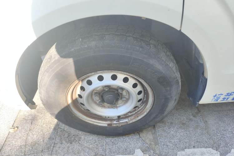 Used King Long Kairui Haoke 2018 2.2L M1 Standard Version V22 Left Front Wheel Hub