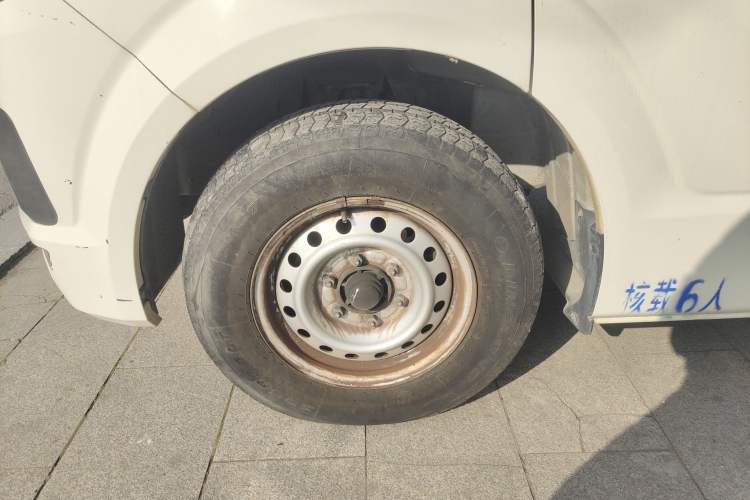 Used King Long Kairui Haoke 2018 2.2L M1 Standard Version V22 Left Front Wheel Hub