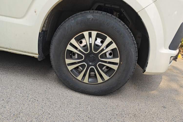 Used King Long Kairui Haoke 2018 2.2L M1 Standard Version V22 Right Front Wheel Hub