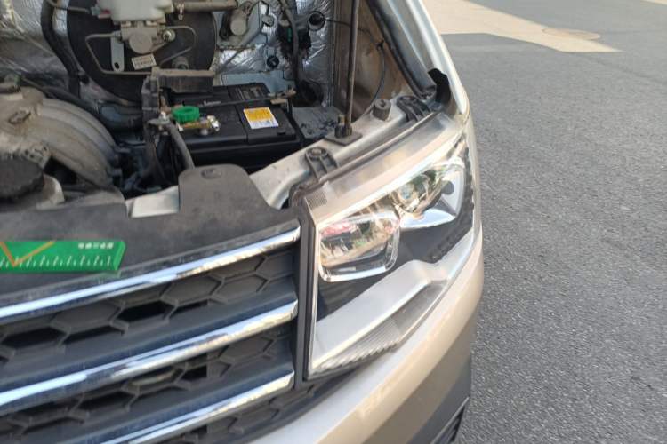 Used King Long Kairui Haoke 2019 2.2L M1 Comfort-Plus High-Roof V22 Engine Bay Left