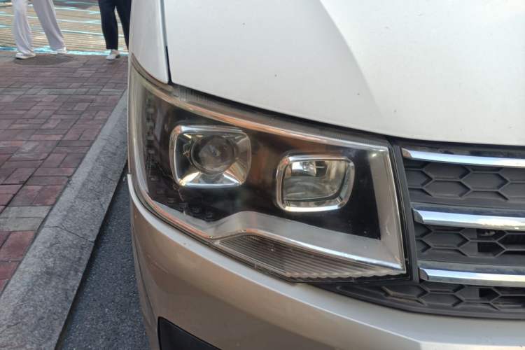 Used King Long Kairui Haoke 2019 2.2L M1 Comfort-Plus High-Roof V22 Right Front Headlight