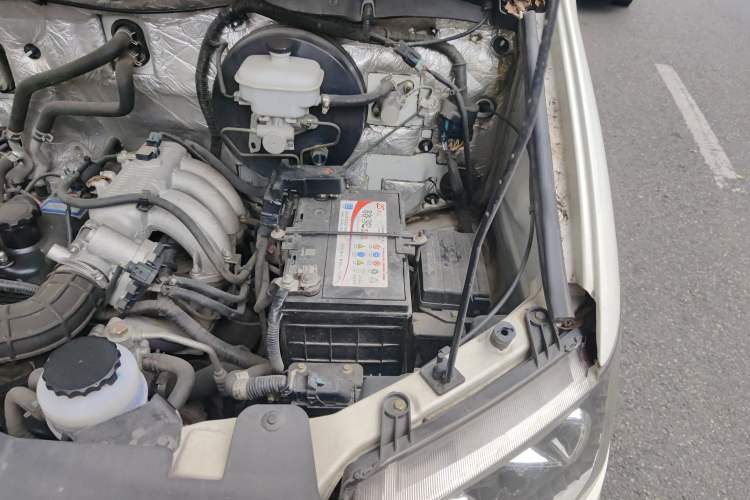 Used King Long Kairui Haoke 2019 2.2L M1 Standard Flat-Top V22 Engine Bay Left