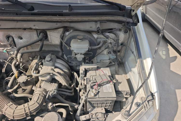 Used King Long Kairui Haoke 2019 2.2L M1 Standard Flat-Top V22 Engine Bay Left