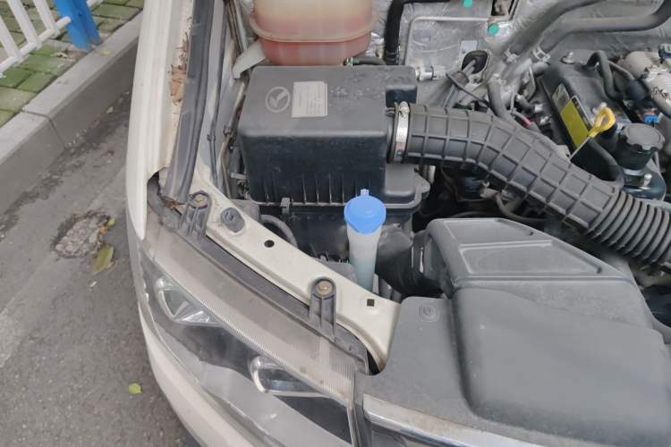 Used King Long Kairui Haoke 2019 2.2L M1 Standard Flat-Top V22 Engine Bay Right