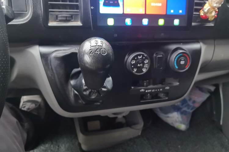 Used King Long Kairui Haoke 2019 2.2L M1 Comfort-Plus High-Roof V22 Gear Lever