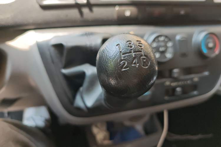 Used King Long Kairui Haoke 2019 2.2L M1 Comfort-Plus High-Roof V22 Gear Lever
