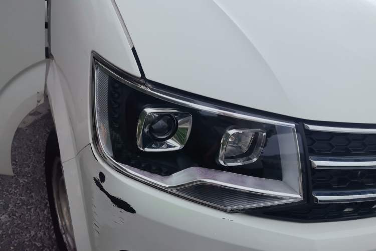 Used King Long Kairui Haoke 2019 2.2L M1 Comfort-Plus High-Roof V22 Right Front Headlight