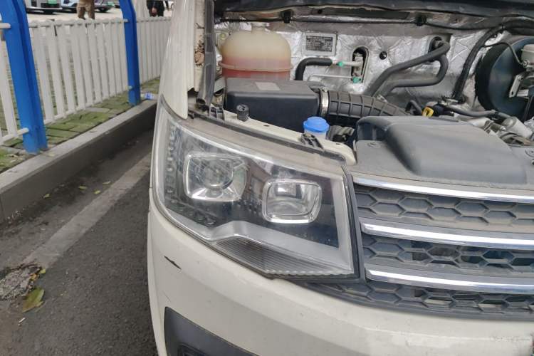 Used King Long Kairui Haoke 2019 2.2L M1 Standard Flat-Top V22 Right Front Headlight