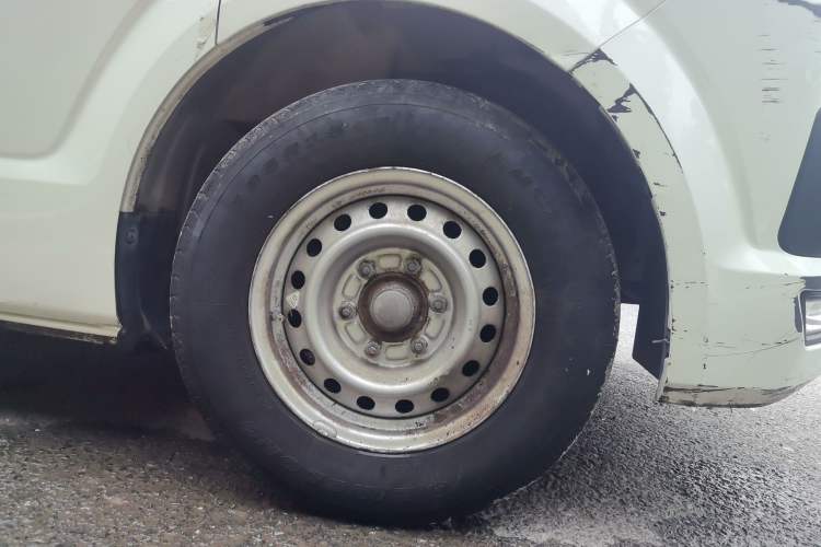 Used King Long Kairui Haoke 2019 2.2L M1 Comfort-Plus High-Roof V22 Right Front Wheel Hub