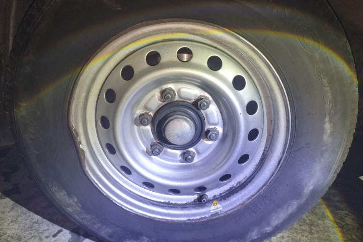 Used King Long Kairui Haoke 2019 2.2L M1 Standard Flat-Top V22 Right Front Wheel Hub