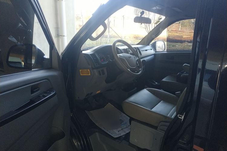 Used King Long Kairui Haoke 2021 2.0L Tiguan Comfort 9-Seater High-Roof 1TZS Interior 3