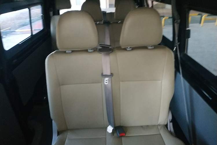 Used King Long Kairui Haoke 2021 2.0L Tiguan Comfort 9-Seater High-Roof 1TZS Interior 4