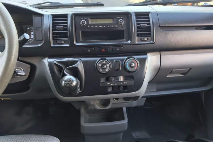 Used King Long Kairui Haoke 2021 2.0L Changyun Standard 6-Seater Flat Roof 1TZS Audio And AC Panel