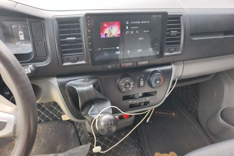 Used King Long Kairui Haoke 2021 2.0L Tiguan Comfort 9-Seater High-Roof 1TZS Audio And AC Panel