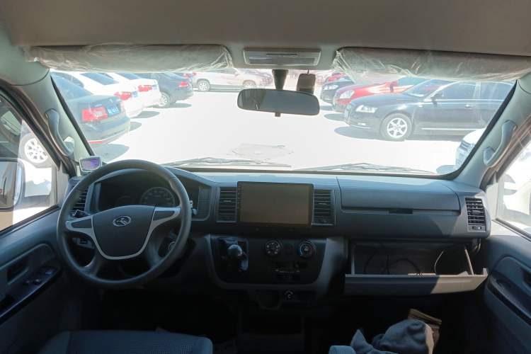 Used King Long Kairui Haoke 2021 2.0L Changyun Standard 6-Seater High-Roof 1TZS Center Console