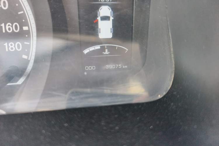 Used King Long Kairui Haoke 2021 2.0L Tiguan Comfort 9-Seater High-Roof 1TZS Odometer Close Up