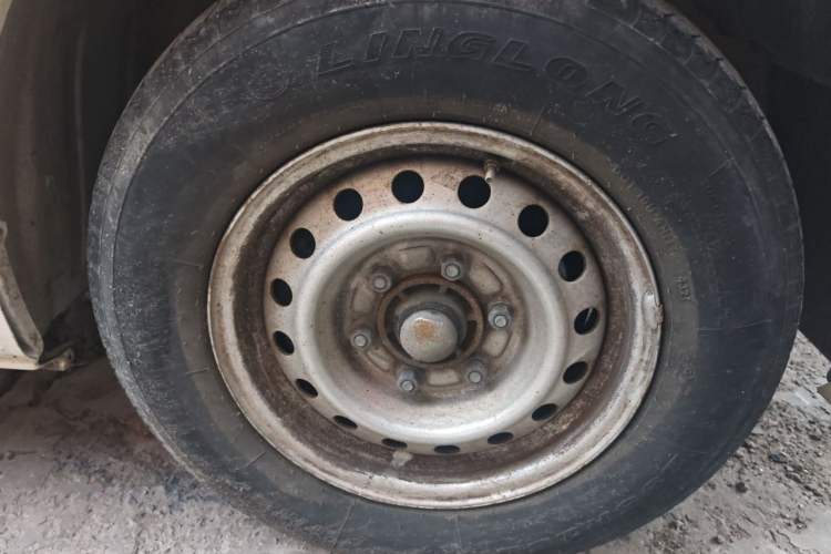 Used King Long Kairui Haoke 2021 2.0L Changyun Standard 6-Seater Flat Roof 1TZS Right Front Wheel Hub