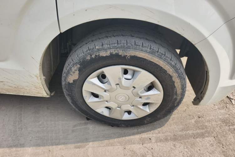 Used King Long Kairui Haoke 2021 2.0L Tiguan Comfort 9-Seater High-Roof 1TZS Right Front Wheel Hub