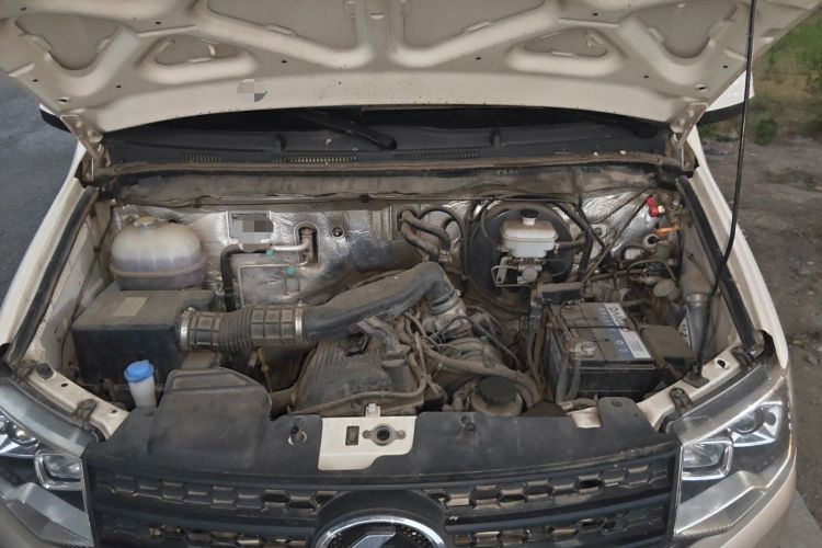 Used King Long Kairui Haoke 2022 2.0L Tiguan Comfort 9-Seater High-Roof 1TZS Engine Bay