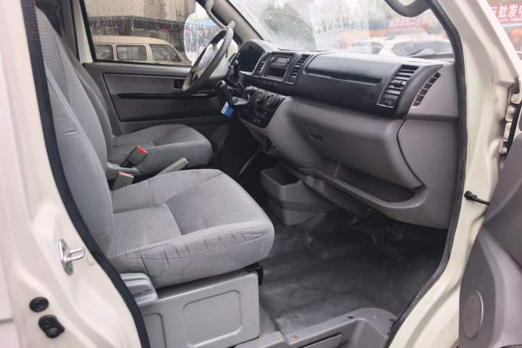 Used King Long Kairui Haoke 2022 2.0L Changyun Standard 6-Seater Flat Roof 1TZS Interior 4