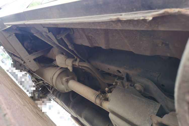 Used King Long Kaite 2018 2.8T Shangchai Business Vehicle SC28R Chassis Front Right