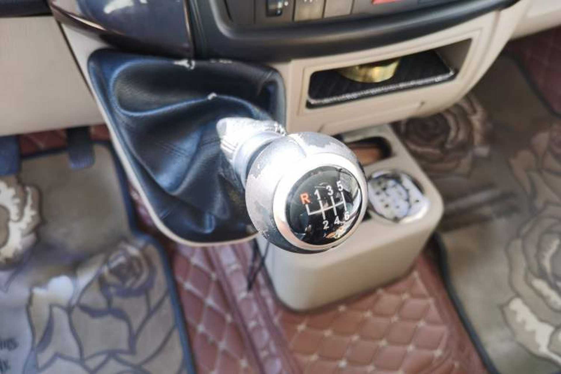Used King Long Kaite 2018 2.8T Shangchai Business Vehicle SC28R Gear Lever