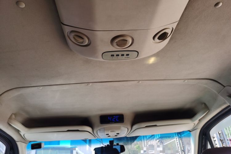 Used King Long Kaite 2018 2.8T Shangchai Business Vehicle SC28R Headliner