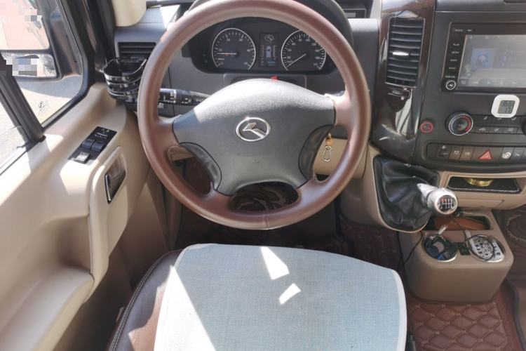 Used King Long Kaite 2018 2.8T Shangchai Business Vehicle SC28R Steering Wheel