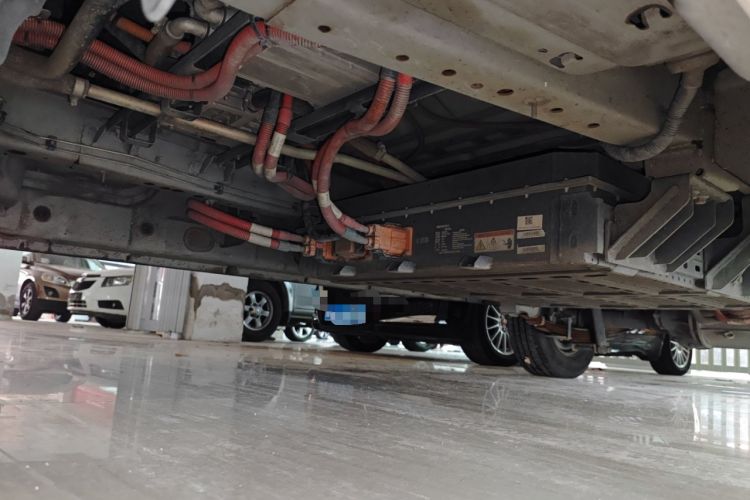 Used King Long Longyao 6 2022 Innovative Hang 38.64 kWh Van Series Chassis Front Left