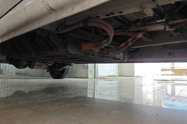 Used King Long Longyao 6 2022 Innovative Hang 38.64 kWh Van Series Chassis Front Right