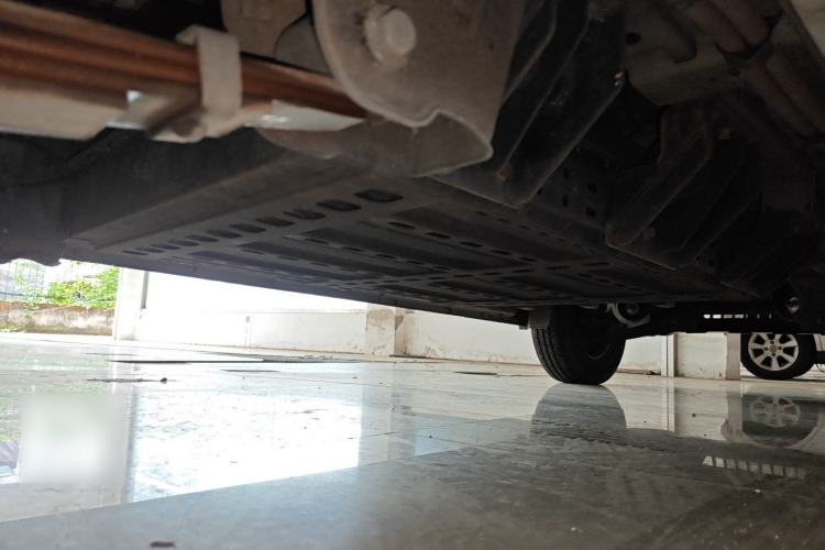 Used King Long Longyao 6 2022 Innovative Hang 38.64 kWh Van Series Chassis Rear Right