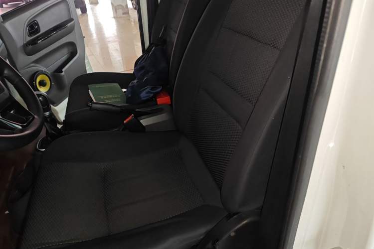 Used King Long Longyao 6 2022 Innovative Hang 38.64 kWh Van Series Left Rear Seat