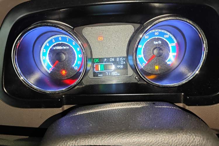 Used King Long Longyao 6 2022 Innovative Hang 38.64 kWh Van Series Odometer Close Up