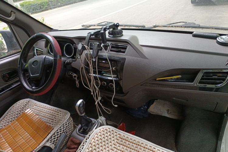 Used King Long Longyao 6 2022 Van Series CATL 41.86 kWh Center Console