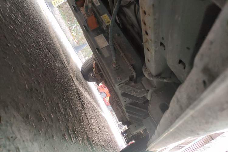 Used King Long Longyao 6 2022 Innovative Hang 38.64 kWh Van Series Chassis Front Left