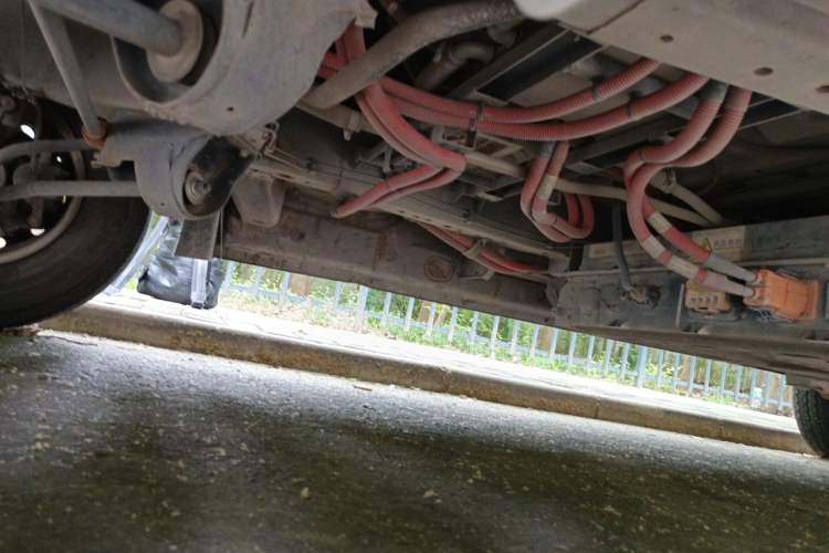Used King Long Longyao 6 2022 Van Series CATL 41.86 kWh Chassis Front Left